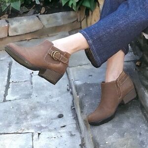 NWT Clark’s brown leather ankle boots booties shoes 1.75” heel Sz 6.5 NIB
